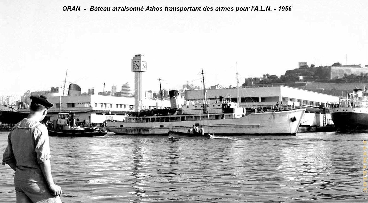 Oran - Port - Bateau arraisonne Athos - 1956.jpg